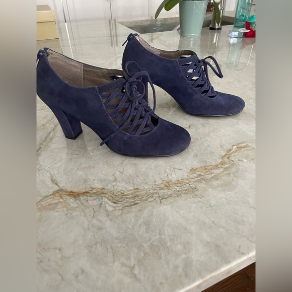 Pretty Flapper style 1920’s look. Navy/purple suede size 8. - Picture 1 of 3